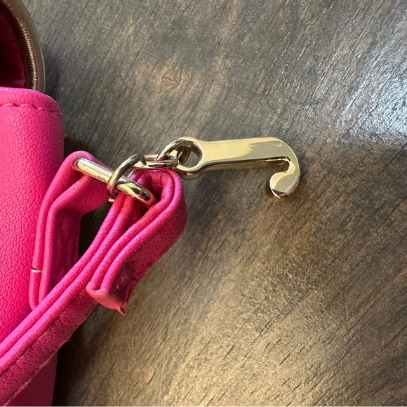 Juicy Couture Y2K Faux Leather Hot pink Crossbody Mini
Bag - Picture 7 of 8